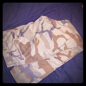 Dockers army fatigue pattern khakis pant.